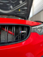 Load image into Gallery viewer, BMW Strut V-Bar Cover F/G - Chassis
